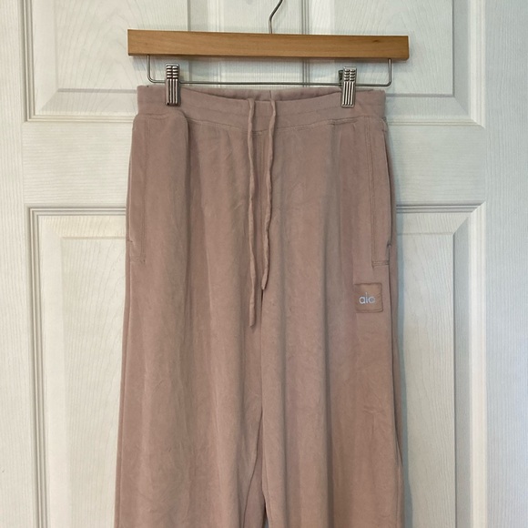 ALO Yoga Pants - Alo baby pink yoga pants size small